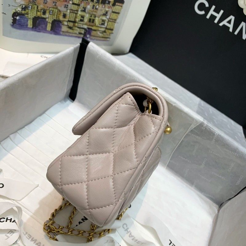 CHANEL 20 cm
