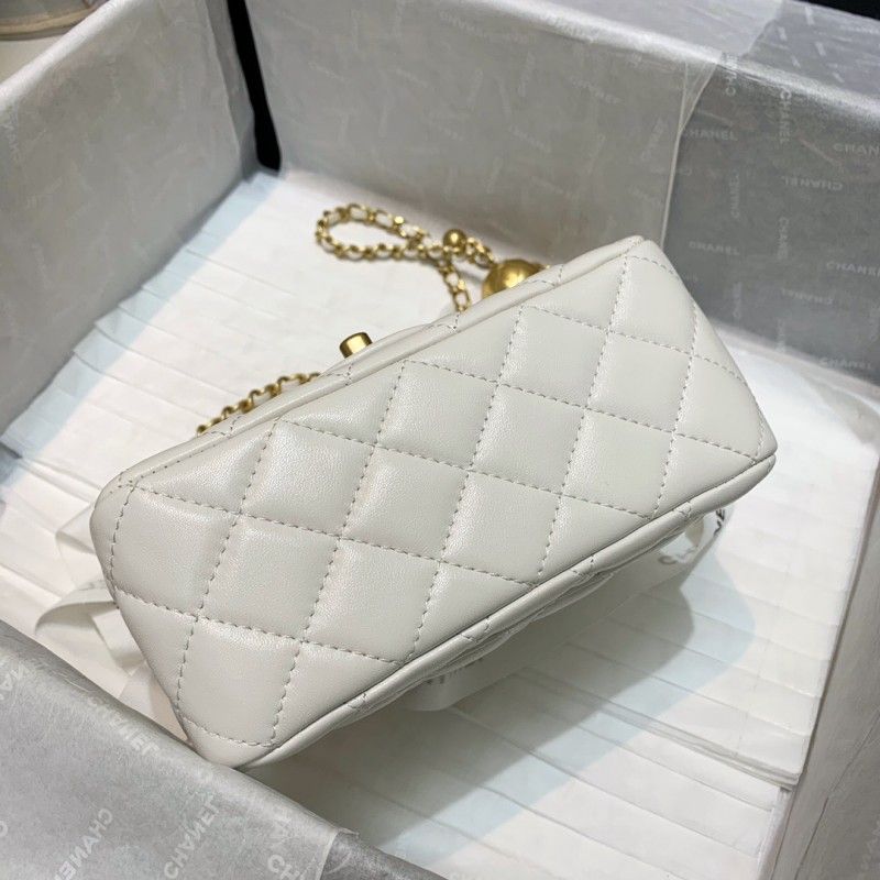 CHANEL 20 cm