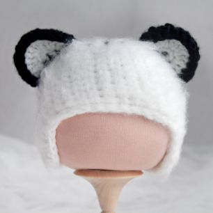 Вязаная шапочка Тигренок белый бенгальский пушистый