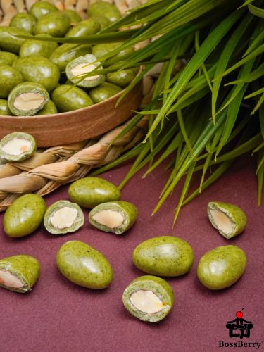 Миндаль в йогуртовой глазури с крапивой