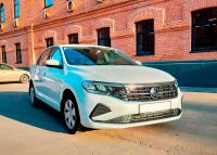 Долгосрочная аренда авто Volkswagen Polo 2021г. белого цвета на 1 месяц и более.