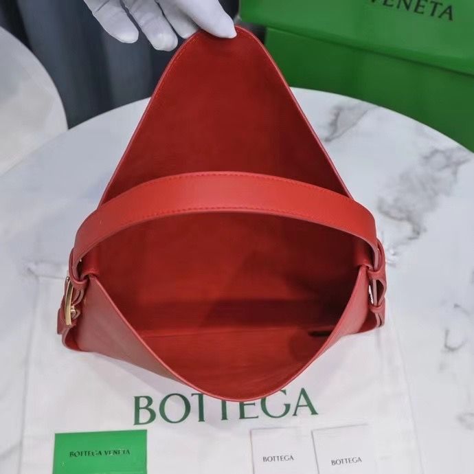 Bottega Veneta Cradle 30х23х16 cm