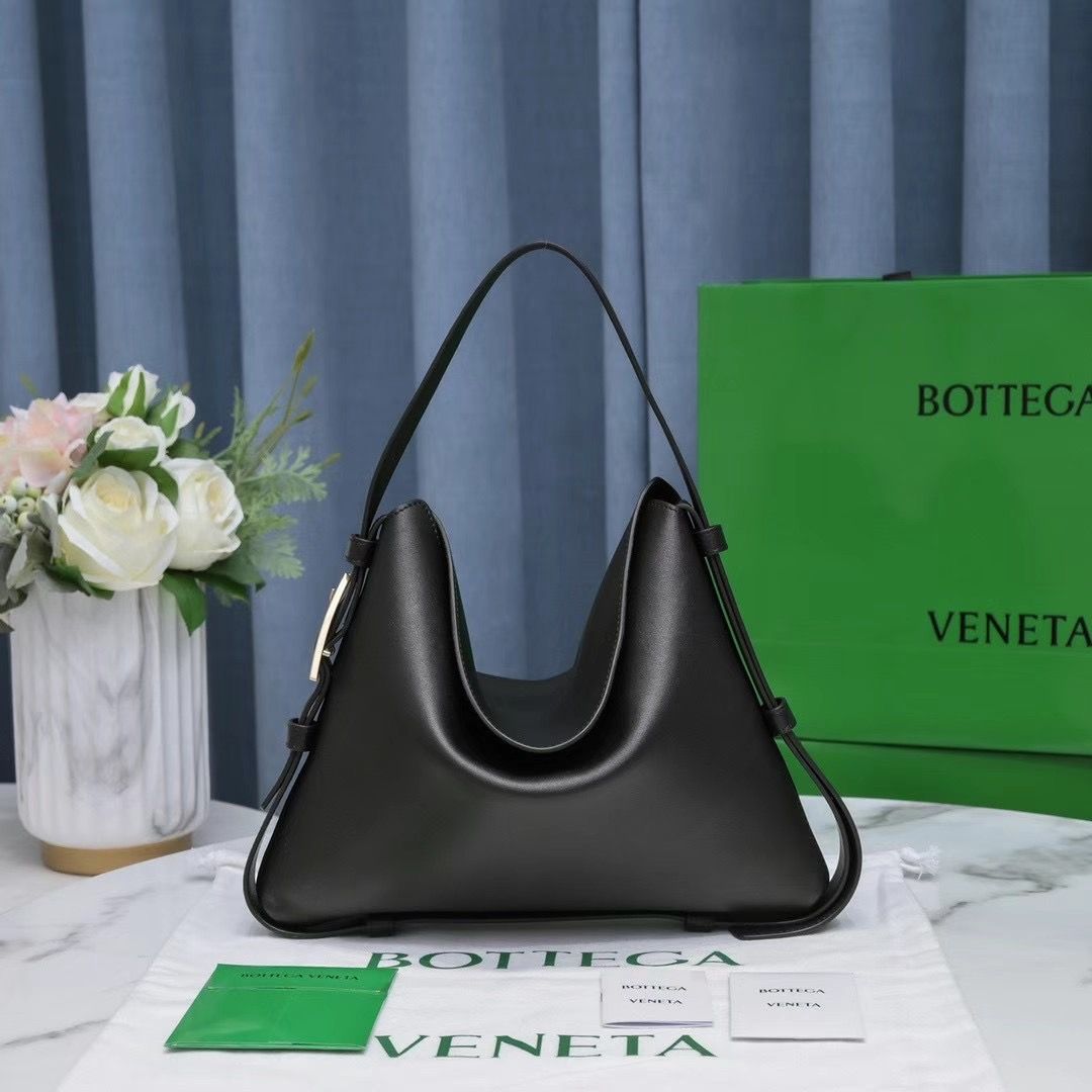 Bottega Veneta Cradle 30x23x16 cm