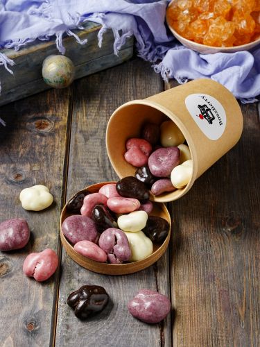 Грецкий орех ассорти в шоколадной и йогуртовой глазури