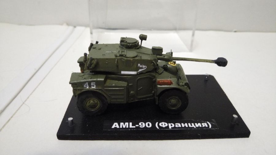 Panhard AML-90 (1/72) смола