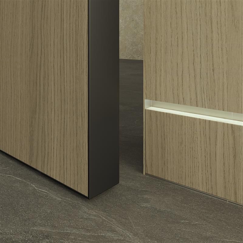 Скрытая дверь полотно 40 мм до потолка с панелями под покраску на АЛЮМИНИЕВОМ каркасе