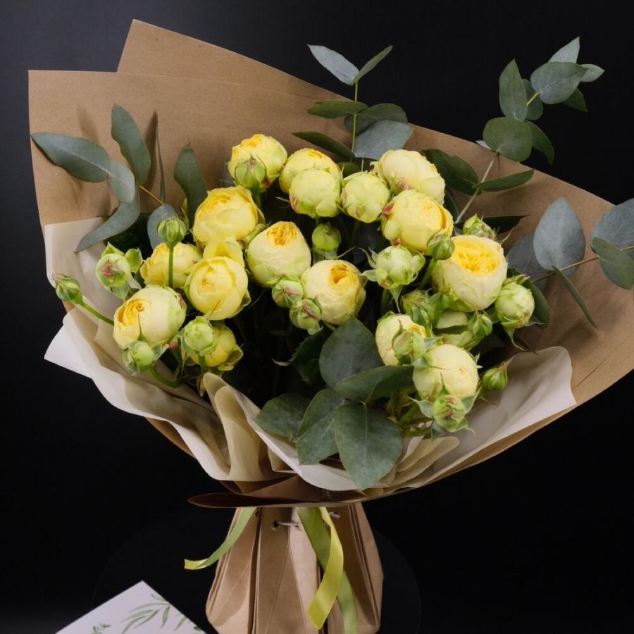 Букет из пионовидных роз