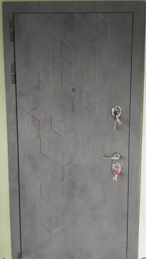 Входная дверь Лабиринт Бетон 05 Венге светлый