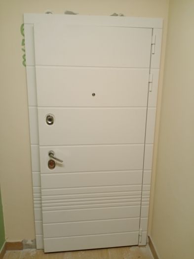 Входная дверь Лабиринт Трендо 19 с Зеркалом Белый софт