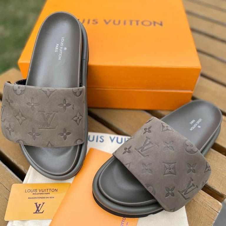 Шлепанцы Louis Vuitton