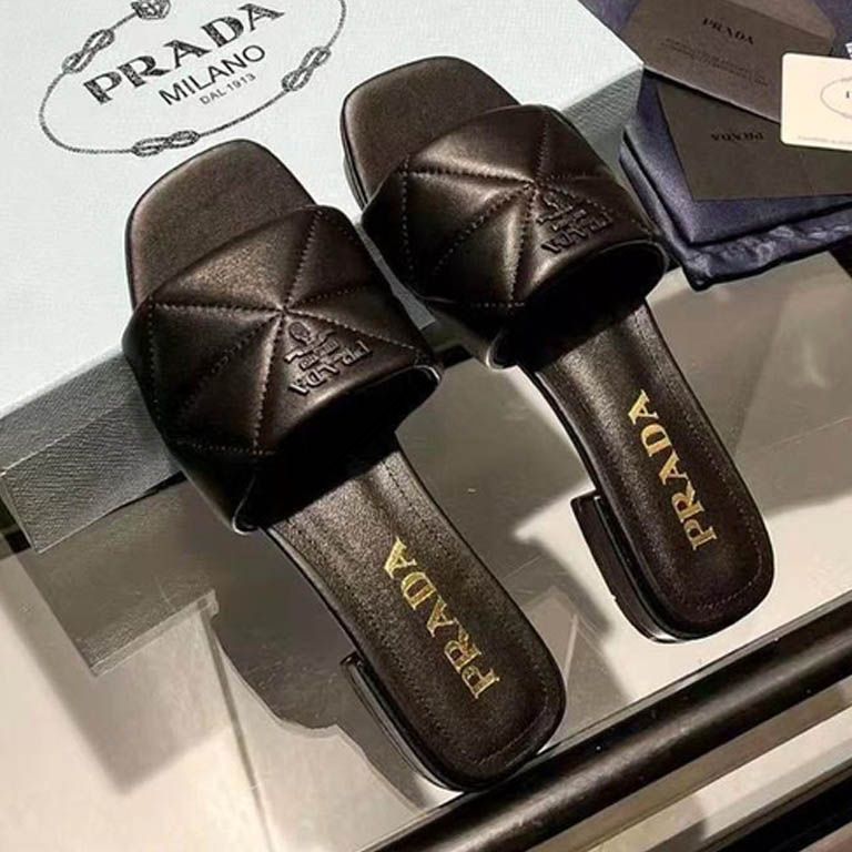 Шлепанцы Prada