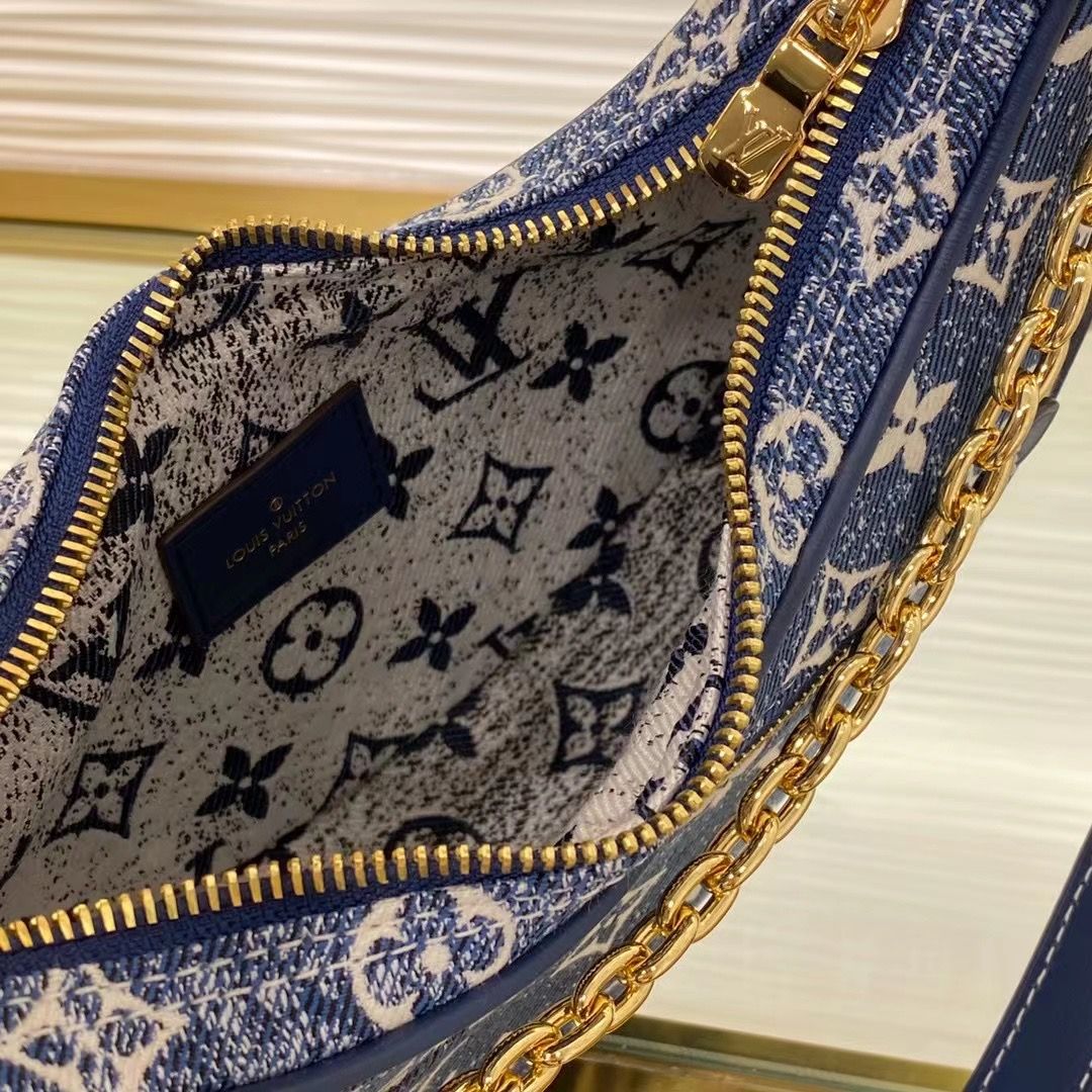 Louis Vuitton Loop 23x13x6 cm