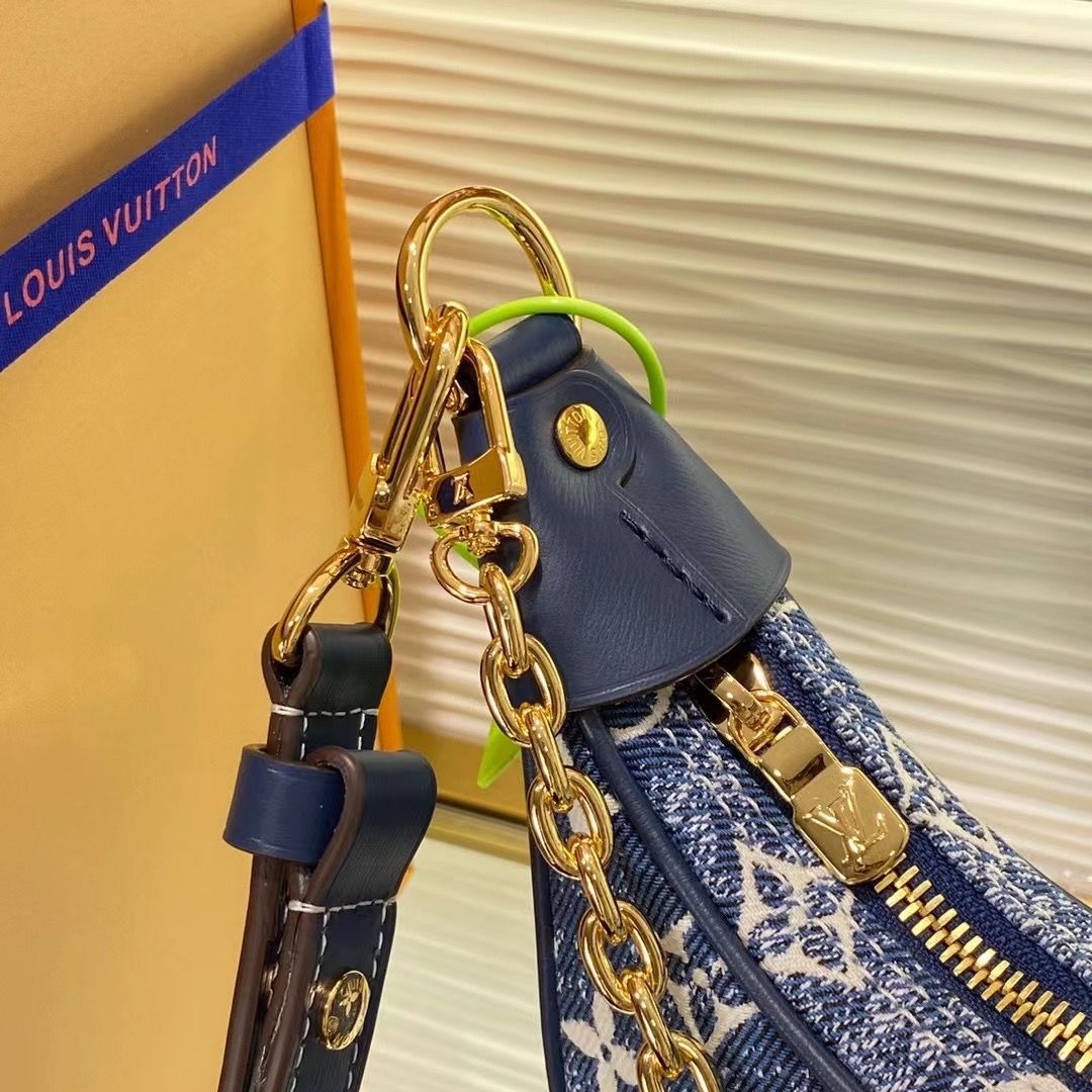 Louis Vuitton Loop 23x13x6 cm