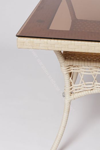 Стол FM-2001 квадратный со стеклом белый (молочный) , ротанг искусственный