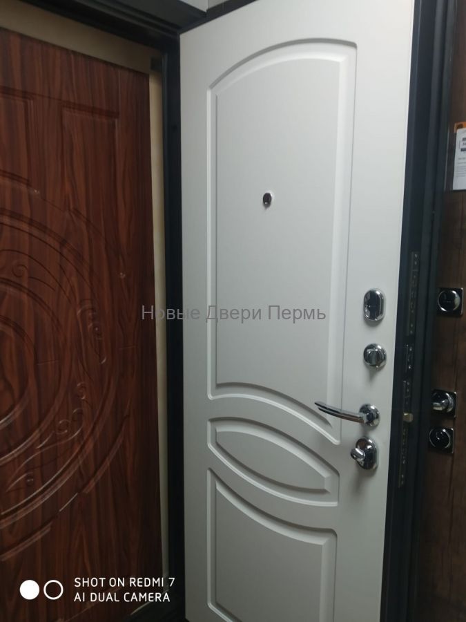 Престиж Про Классик-1 Антик серебро трехконтурная входная дверь