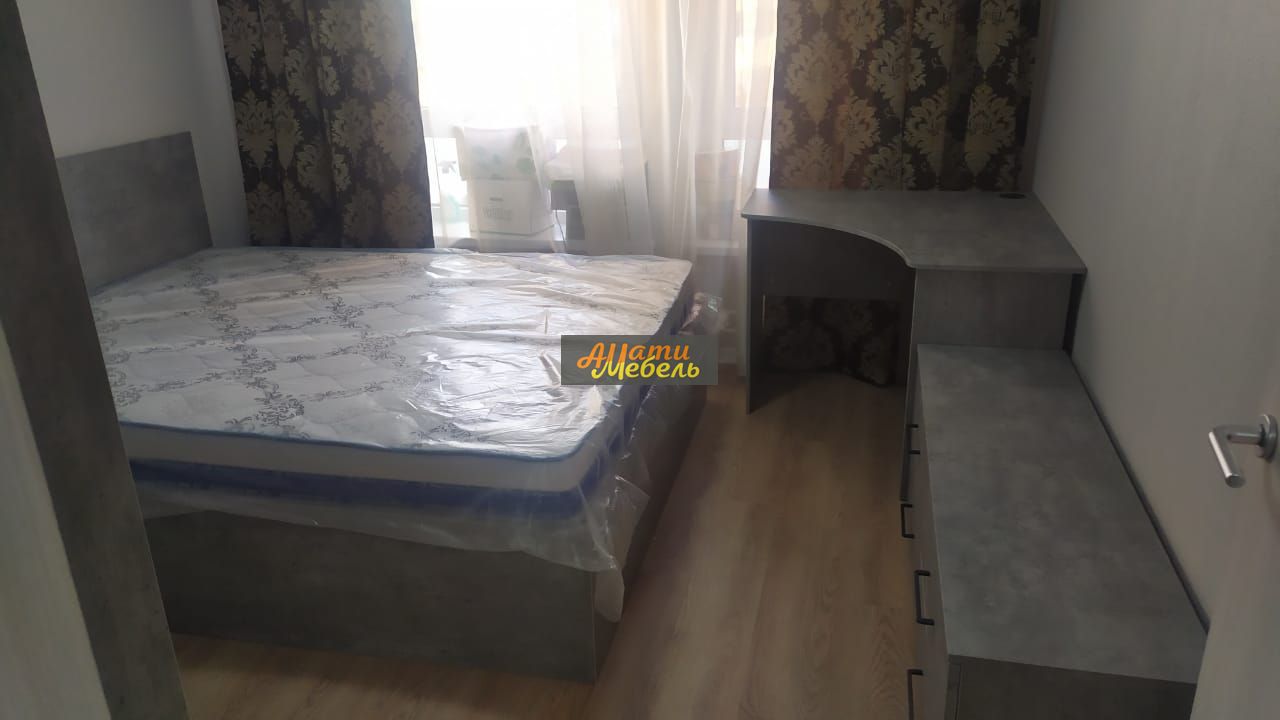 мебель в спальню(кровать 1600*2000,матрас,тумба ,компьютерный стол,шкаф) за 178354 ₽