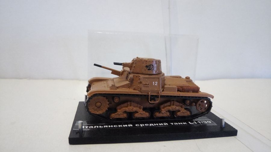 Средний танк L11/39  (Италия)  (1/72)