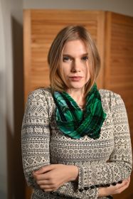 Шотландский сияющий шарф-снуд "Шелковый бархат " расцветка Нефрит Tartan Silk Velvet Jade, плотность 4