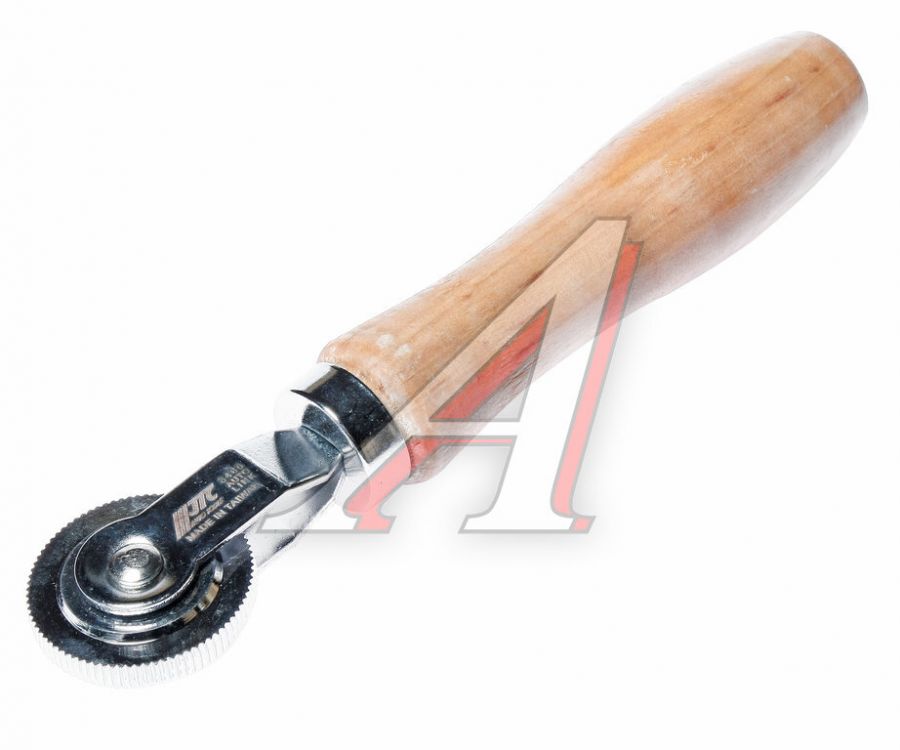 Ролик для ремонта шин с деревянной ручкой JTC