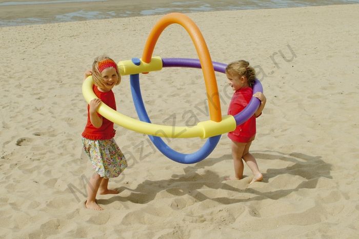 Большой соединительный элемент с отверстиями