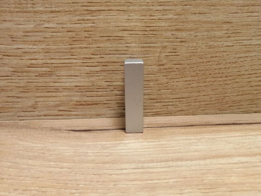 Соединительный элемент для плинтуса Евротрим 4036 и 4037