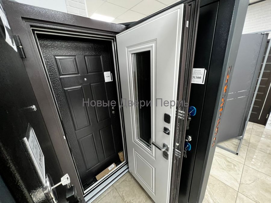 Коттедж-3 Termo  (терморазрыв) уличная дверь стеклопакет/терморазрыв