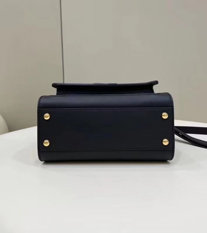 FENDI BAGUETTE PEEK-A-BOO 23x11x18 cm