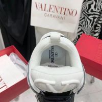 Кроссовки Valentino