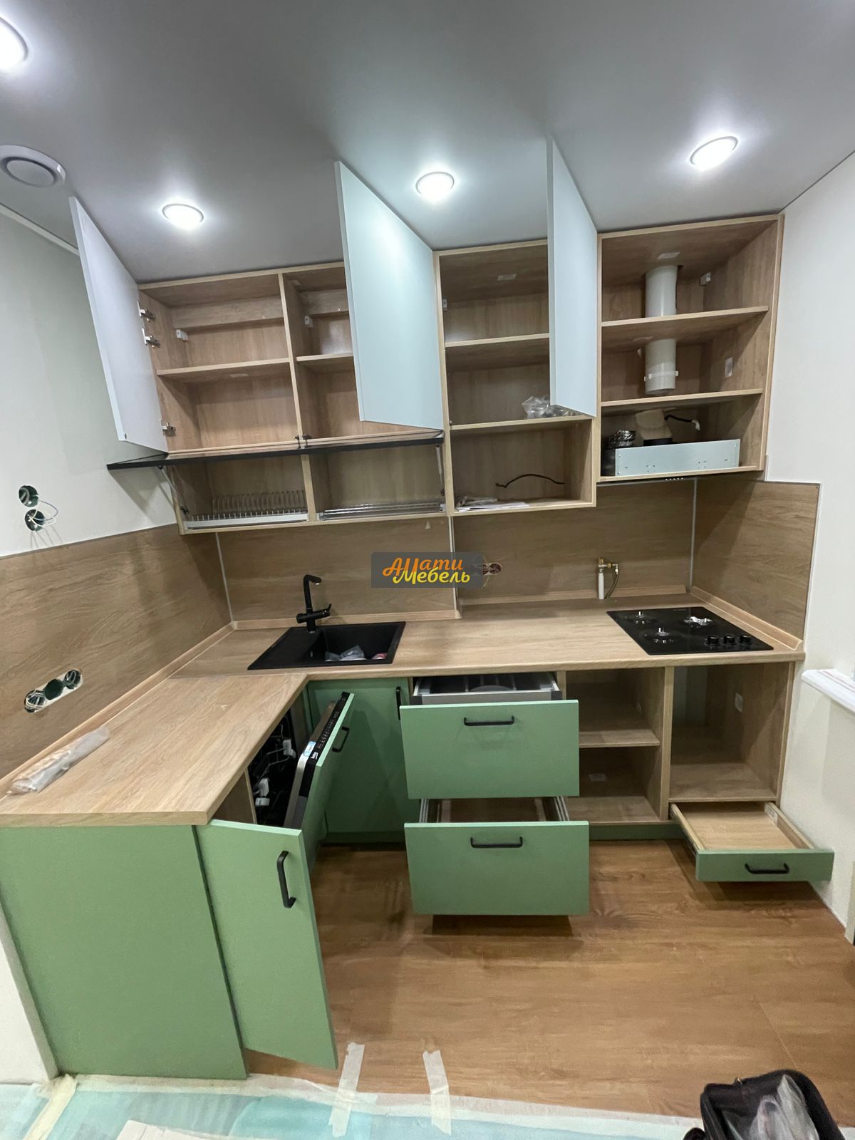 Кухонный гарнитур