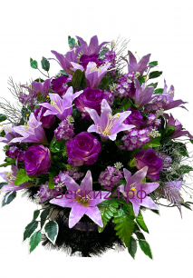 Корзина на похороны "Ладья №7" сиреневые розы и лилии