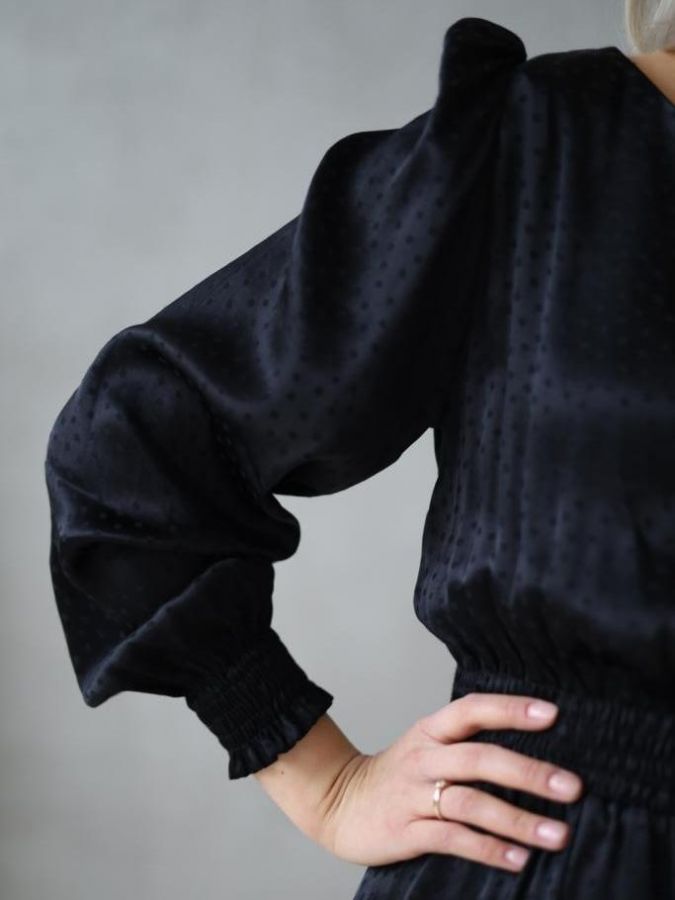 Платье Nero из вискозы черное