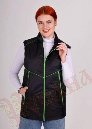 стильный жилет черный