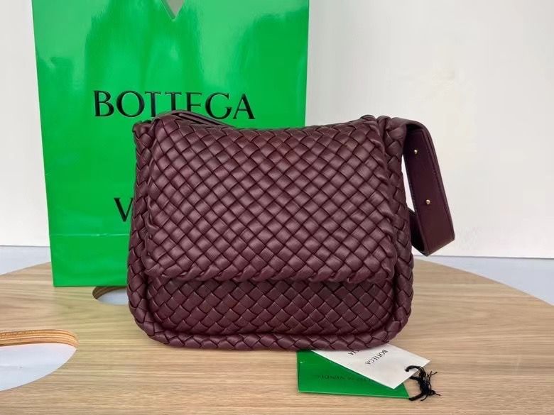 Bottega Veneta 26x21x9 cm