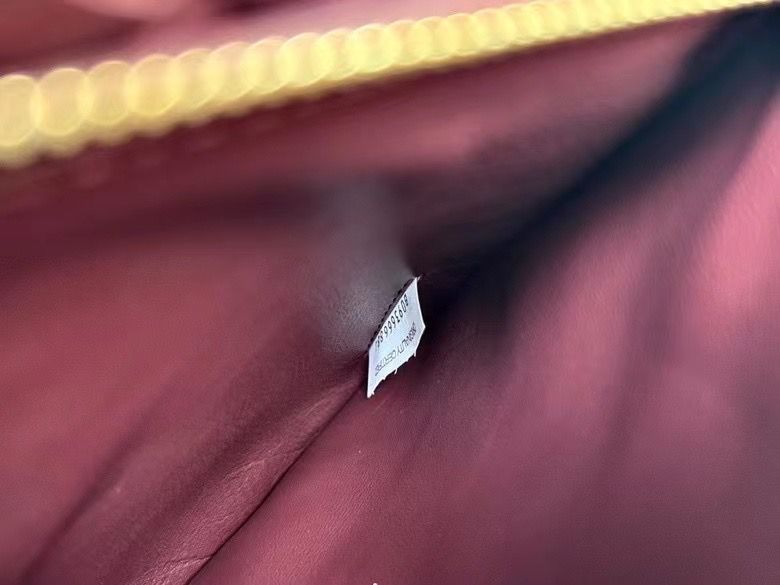 Bottega Veneta 26x21x9 cm