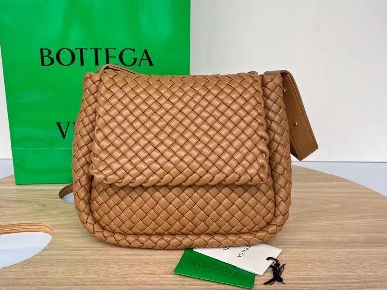 Bottega Veneta 26x21x9 cm