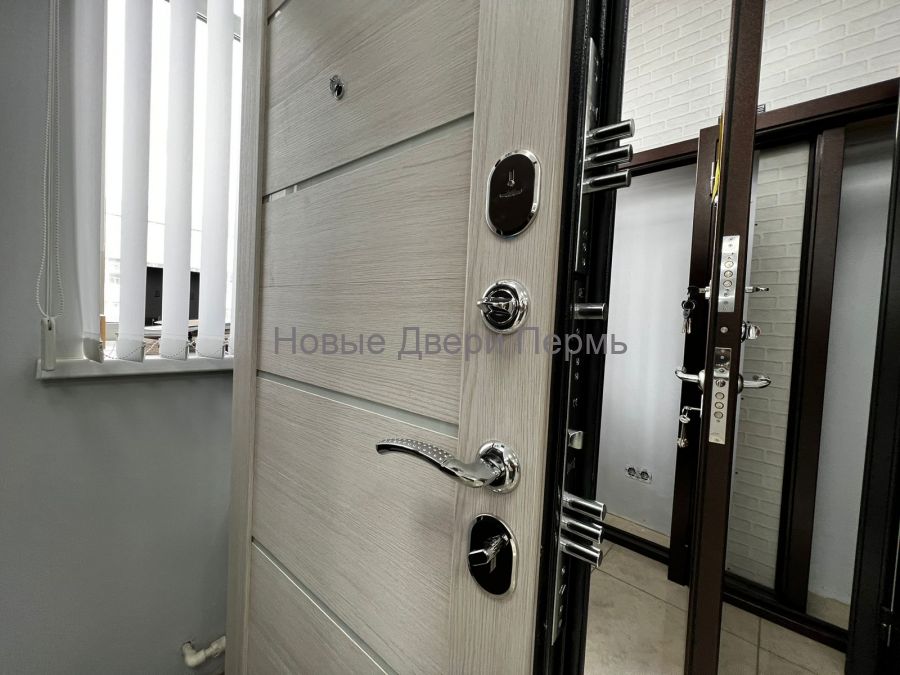 Гранд  Серебро 7,5 " Астана милки   входная дверь в квартиру