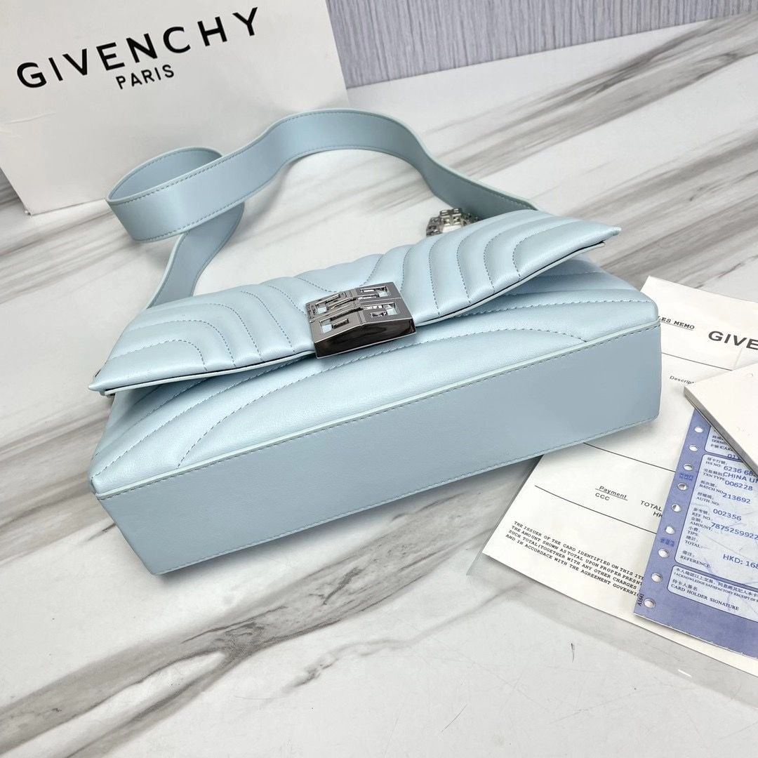 Givenchy 4G Soft Baguette 25x15x6 cm