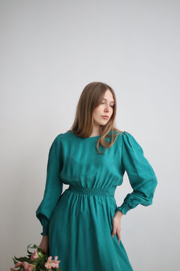 Платье Verde из купры изумруд