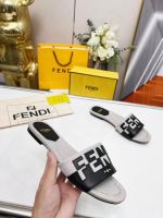 Шлепки FENDI