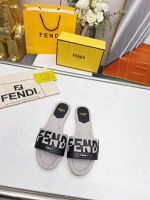 Шлепки FENDI