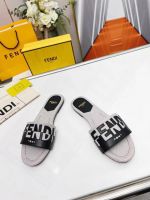 Шлепки FENDI