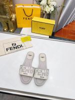 Шлепки FENDI