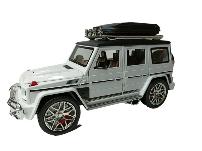 Коллекционная игровая модель Гелик Mercedes Gelendwagen с багажником дымом, свет, звук 1:24 (SH2407B)