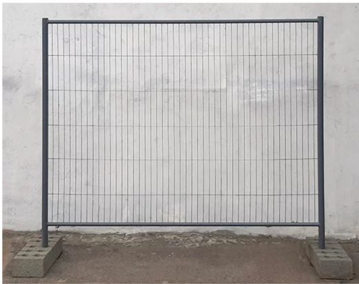 Сигнальные ограждения 2х2,4 метра, баннер на сетке с люверсами