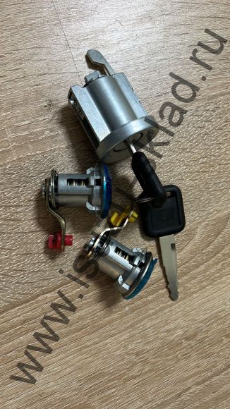 Личинки замка двери и зажигания с ключами nqr