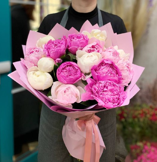 Пионы в оформлении (от 11 шт)