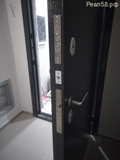 2 замка + задвижка