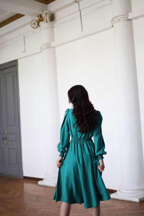 Платье Verde из купры изумруд