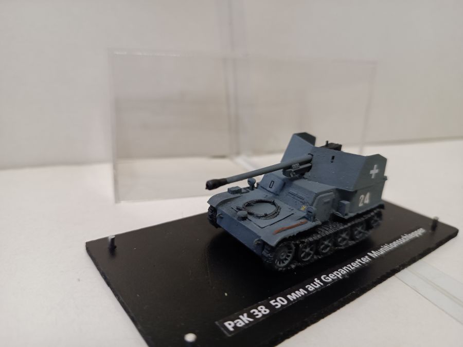 Pak 38 50 mm auf Gepanzerter Munitionsschlepper  (1/72)