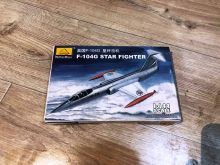 Сборная модель самолета Lockheed F-104 Starfighter 1:144